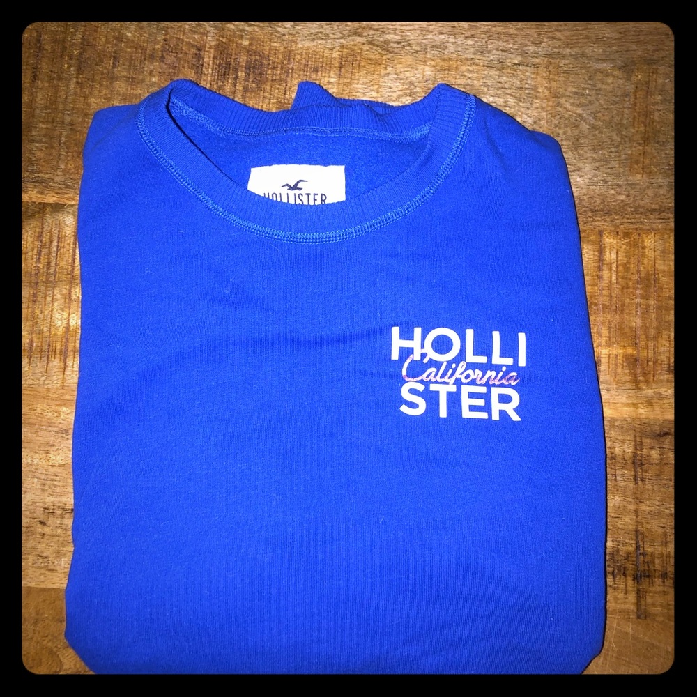 Hollister sweatshirt that never was worn!!